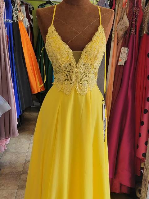 Robe de bal jaune dentelle, appliqués floraux