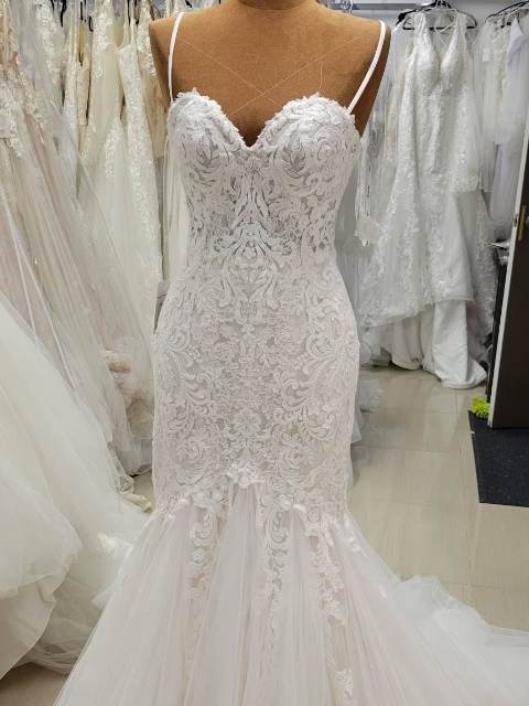 Robe de mariée sirène brodée, dentelle intégrale