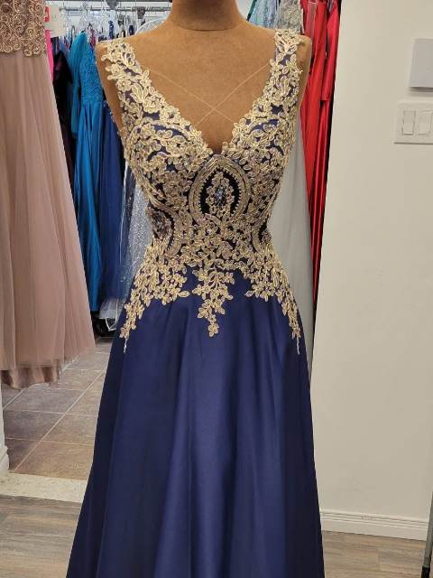 Robe de bal marine et or, broderies dorées
