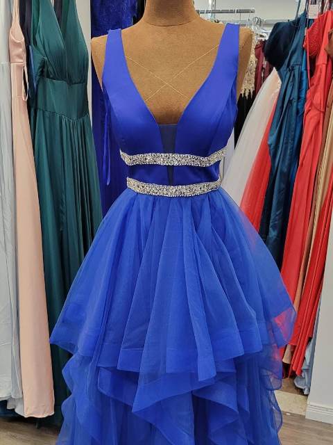 Robe de bal bleu roi à volants, courte, ceinture bijou