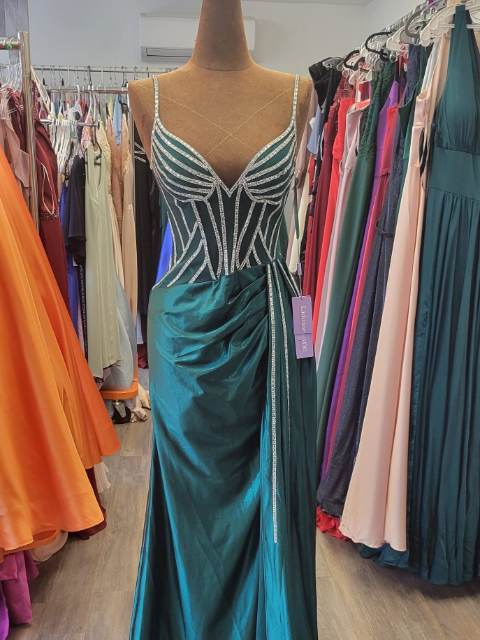 Robe de bal sarcelle perlée, corset perlé