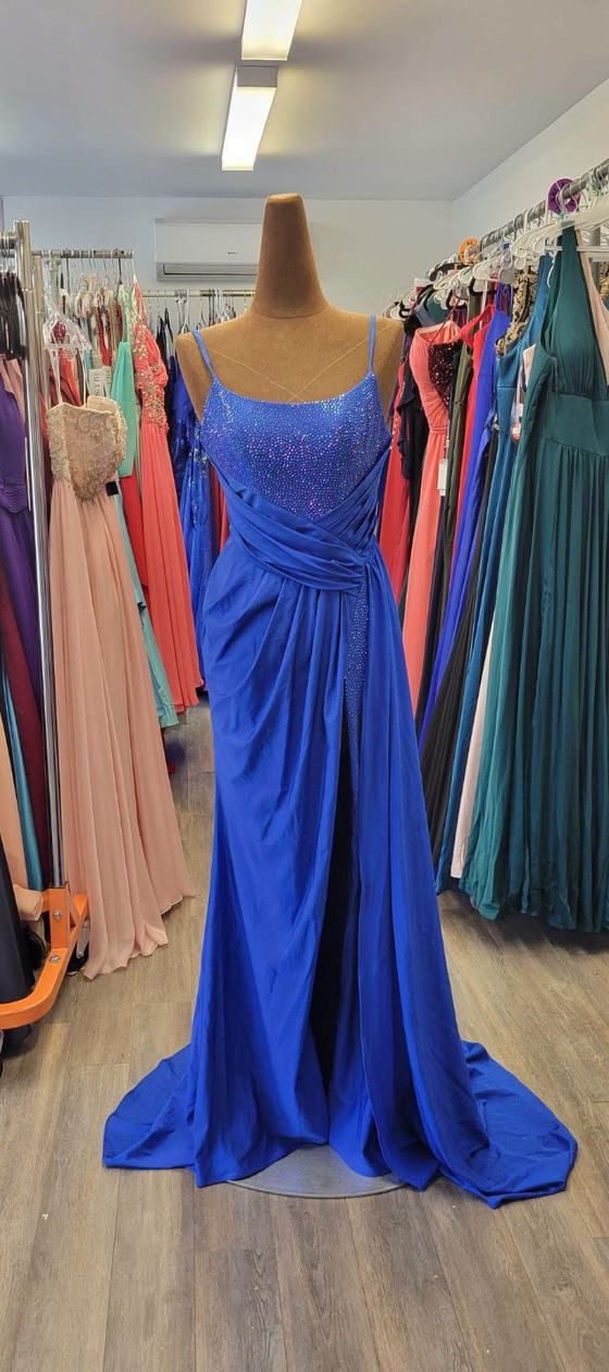 Robe de bal bleu roi drapé, satin, fendue